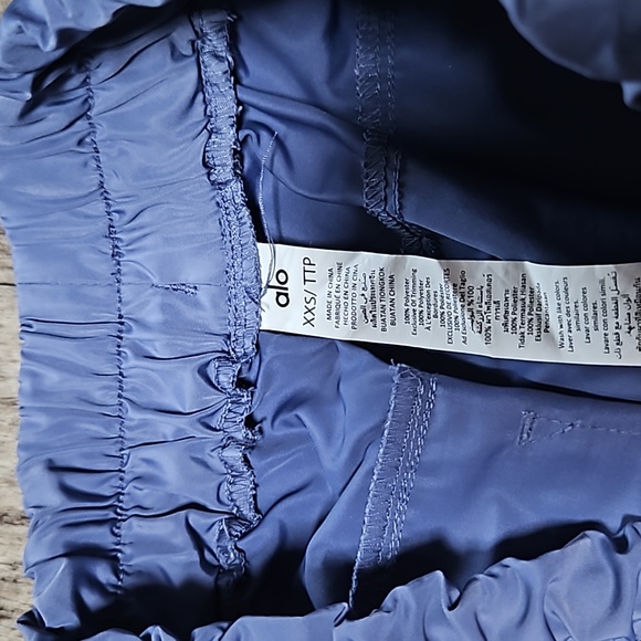 Alo Yoga International Wide Leg City - Picture 7 of 11